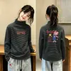 Blusa Base de Pelúcia para Meninas Outono Inverno Nova Roupa Íntima Gola Meio Alta Manga Longa Escovada Listrada Infantil Roupa Íntima Quente