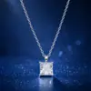 Colar de Diamante Quadrado Moissanite Corrente Simples e Elegante na Clavícula Pingente Requintado Luxo Leve Corrente Super Brilhante na Clavícula Atacado