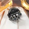 Elegantes Pasadores Pequeños y Medianos de Flor Brillante con Pedrería Checa Importada para Peinados Recogidos Pedrería