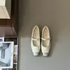 2026 Novos Sapatos Femininos de Salto Grosso com Tira Única Estilo Coreano, Sapatos Mary Jane de Couro Rasos Elegantes e Doces