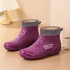 Botas de lluvia nuevas de caña corta para mujer, impermeables, a la moda, adecuadas para usar al aire libre, forradas de forro polar para abrigar, antideslizantes, ligeras e ideales para uso en la cocina