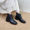 Botas de Cano Curto de Couro Bovino Camada Superior Estilo Novo 2024 Vintage Confortáveis Versáteis Salto Baixo Cadarço Botas Martins de Couro da Moda para Mulheres