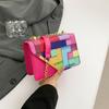 Bolsa Prellis Colorida Feminina Outono 2024 Nova Cor Contrastante Design de Nicho Bolsa de Ombro Único Transversal Corrente Fashion Bolsa Feminina