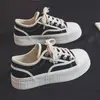 Sapatos de Borracha Simples de Cano Baixo para a Primavera para Mulheres 2025 Novos Versátil Casual Plataforma de Sola Grossa Sapatos Pequenos Pretos Atacado