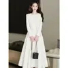 Vestido estilo Hepburn con perlas blancas + chaqueta corta de gasa floral, un atuendo de primavera y otoño para mujer