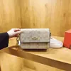 Bolso de mano de alta gama para mujer 2026 nuevo estilo moderno a la moda estampado retro bolso cuadrado pequeño versátil correa ancha para el hombro bolso de un solo hombro cruzado