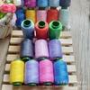 R176 barraca de um yuan pagoda linha de costura linha para máquina de costura 10 cores bolinha de linha pequena linha de poliéster mercadoria de barraca de dois yuan
