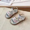 Sandalias de Flores Estilo Mori para Niñas 2026 Verano Nuevas Suela Suave Estilo Princesa para Bebé Sandalias Versátiles para Exteriores con una Sola Tira