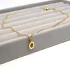 Versão Coreana Acessórios de Design de Nicho Colar com 26 Letras em Inglês para Mulheres Pingente de Aço Inoxidável Colar de Clavícula de Aço Titânio Venda por Atacado