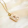Collar con Cadena para Clavícula con Sobre de Corazón de Melocotón Nuevo Más Vendido Transfronterizo para Parejas, Cadena Grabada, Regalo Versátil para Mujeres, Joyería Conmemorativa
