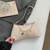 Bolsa de Palha Tecida Elegante de Ombro Único Tendência Verão 2026 Nova Pingente Cereja Moda Praia Bolsa Tote Tecida à Mão para Mulheres