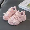 Tênis Esportivo Infantil Feminino Outono 2026 Novo Estilo Tênis de Corrida Estilo Pai Malha Fashion para Crianças de Meia-Idade e Grandes Solado Macio Calçados Casuais