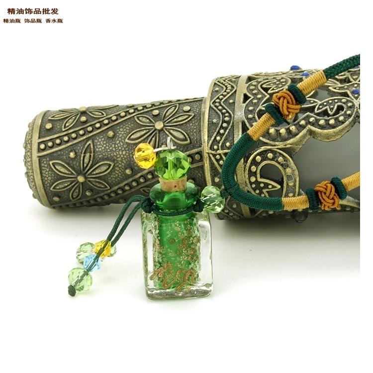 中国精油饰品网双扣绳绿色方形金莎琉璃瓶项链1.jpg