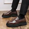 Mocasines de slip-on para hombre con suela gruesa, talla grande, modelo nuevo para todas las estaciones, estilo británico, zapatos de cuero casual a la moda para hombre