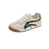 Zapatillas blancas de mujer para aumentar la altura, nuevas de verano 2026, versátiles, para estudiantes, deportivas, casuales, zapatos de mujer