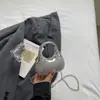 Bolso Pequeño Versátil y Elegante de Moda Transfronteriza para Mujer Modelo Nuevo 2026 Bolso de Hombro Bolso Cruzado de Diseño de Nicho de Alta Calidad