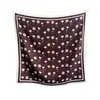 Lenço quadrado de seda artificial de alta qualidade com estampa de rosas estilo coreano para mulheres, fino, elegante, luxo leve, lenço e xale estilosos para mulheres