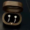 Ropa Vintage, Rosas Blancas de París, Estilo Bosque Dulce para Primavera y Verano, Clips para Orejas sin Perforar