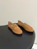 Mocassins femininos de camurça, estilo GR, sapatos baixos transfronteiriços, design slip-on, adequados para o trajeto