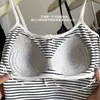Camisola de chica picante con diseño de botones a rayas y copas acolchadas integradas, casual, a la moda, cómoda y se puede usar como capa exterior
