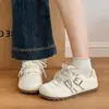 Tênis femininos populares estilo alemão, novos sapatos brancos acolchoados versáteis para primavera e outono de 2026, tênis esportivos femininos para estudantes