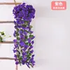 Vinha artificial de violeta, trepadeira de flores falsas para decoração de parede, ornamento de plástico para sala de estar interna, planta para pendurar na parede