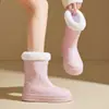 Botas de chuva da moda para mulheres, botas de chuva com boca de sebe, uso externo, lavagem de carro, cozinha, trabalho, sapatos de borracha, sapatos impermeáveis, forrados com lã