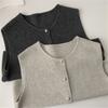 Estilo Coreano Otoño Nuevo Estilo, el Chaleco de Punto Holgado con Hebilla Dorada Intelectual y Versátil para Mujer a Primera Vista