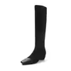 Botas de moda estilo británico de 5.5 cm con bloques de color, tubo alto, ajustadas, modelo nuevo otoño e invierno 2026, punta cuadrada, tacón grueso, botas cortas por encima de la rodilla