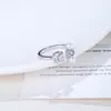 Anillo Abierto Geométrico Ajustable de Zirconia Blanco Corte Rosa Milenial Anillo para Mujer Nicho Gama Alta Lujo Ligero Anillo Dedo Índice
