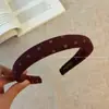 Diadema retro de alta calidad con dientes para otoño e invierno para mujer, diseñada para realzar la apariencia de la coronilla, nuevo estilo 2026, antideslizante, accesorio para el cabello versátil