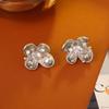 Pendientes de Flor de Circonita Plateada Estilo Retro Moda Lujo Ligero Sentido de Alta Gama Pendientes para Mujer Nicho Sexual Estilo Frío Pendientes