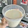 Leche de Soya Qingmei de Shanghái 300ml Sabor Miel Azúcar Moreno Dátil Rojo Leche de Soya Temperatura Ambiente Lista para Beber Desayuno Conveniente Botella Pequeña