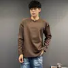 Camiseta de manga larga dividida de retazos resistente de estilo retro americano para otoño para hombre, con un tacto de alta gama, prenda exterior moderna y top de capa base