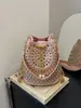 Bolso de cubo retro Y2K con tachuelas y cadena transfronterizo europeo y americano de Amazon para mujer, bandolera, bolso de nicho de alta gama con remaches