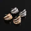 Brincos pendentes em forma de C geométricos cravejados de diamantes com agulha de prata transfronteiriços europeus e americanos, brincos modernos e elaborados com um design único, brincos de nicho para mulheres