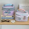 Bolsa de Maquillaje Estilo Coreano Casa Pequeña Gran Capacidad para Salidas de Chicas Bolsa con Compartimentos para Maquillaje Bolsa Portátil de Mano para Cuidado de la Piel y Artículos de Tocador