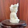 Artesanía de Imitación de Marfil Fruta Tallada Ultraman Adornos para Escritorio de Oficina Venta al por Mayor