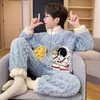 Pijama de manga larga de forro polar de coral para niños para otoño e invierno, con un lindo diseño de dibujos animados, un aspecto elegante y que proporciona calidez para usar en interiores.