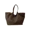 Nova Bolsa Tote Estampada de Leopardo Tendência para Mulheres, Estilo Coreano e Japonês, Bolsa de Mão Grande de Lona, Bolsa de Ombro Versátil para Usar sob o Braço, Atacado
