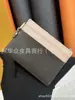Popular Suministro Directo de Fábrica Venta al por Mayor Comercio Exterior Europeo y Americano Serie Clásica de Cartera Portatarjetas con Letras Full Cuero Portatarjetas 82739