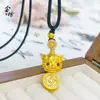 Pingente de sorte corajoso Wei Xue com ouro francês antigo cravejado de diamante, colar pequeno do Coringa, corrente de suéter, joias para atacado