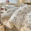 Juego de Cuatro Piezas de Terciopelo de Leche Tallado Extra Grueso Clase A Sábana de Invierno Otoño Funda Nórdica Juego de Tres Piezas de Terciopelo para Bebé Estilo Sábana Ajustable para Dormitorio