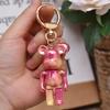 Llavero acrílico con forma de oso colorido y creativo de dibujos animados, llavero colgante para bolso de coche, regalo al por mayor