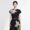 Blusa de Manga Curta Estilosa e Bonita de Issey Miyake, Novo Suéter Curto Estampado Verão 2026, Camiseta Elegante e Versátil