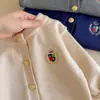 Cardigan Suéter Infantil Estilo Britânico para Primavera e Outono para Meninas com Bordado de Coroa, Jaqueta de Tricô Macio para Meninos, Em Estoque