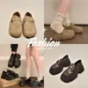 Retro 2026 Sapatos Birkenstock Novos de Solado Grosso Aumentadores de Altura para Mulheres, Mocassins, Mocassins Versáteis de Primavera