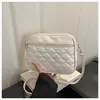 Bolsa Pequena Quadrada Bordada Acolchoada de Luxo para Mulheres, Bolsa de Ombro Moderna com Múltiplos Compartimentos para Mães, Bolsa Transversal Feminina Mais Vendida