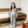 Conjunto de otoño temprano para niñas, dulce y lindo, con lazo, conjunto de dos piezas de sudadera holgada, ropa de otoño de moda y tendencia para bebés