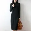 Vestido de Punto de Lana Pura con Cuello Redondo Semi Alto de Manga Larga para Mujer, Diseño Hueco Retorcido, Largo Medio, Nueva Colección Otoño/Invierno 2026